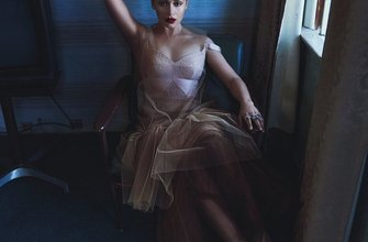 Эмилия Кларк